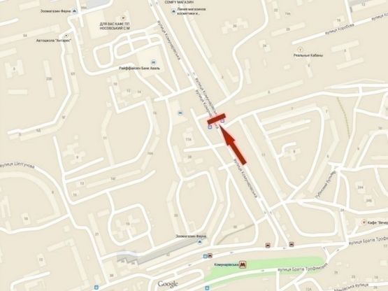 Схема рекламной плоскости по адресу вул. Юрія Кондратюка, 3, розподілювач магазин "АТБ - маркет"/ул. Коммунаровская, 3, разделитель магазин "АТБ - маркет" McDonald's, станция метро Покровская, рынок