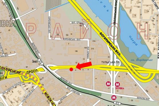 Схема рекламной плоскости по адресу Бандеры пр. (бывш. Московский пр.), 2, напротив супермаркет "Фоксмарт", заезд в ТЦ "Ашан", в центр