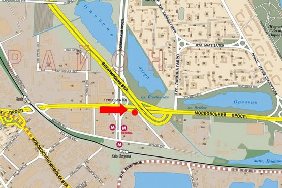 Схема рекламной плоскости по адресу Бандеры пр. (бывш. Московский пр.), 18, разделитель перед мостом, в сторону моста Московского