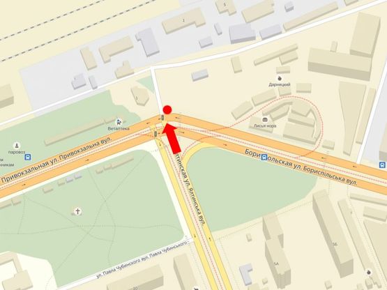 Схема рекламної площини за адресою Привокзальная ул. / Ялтинская ул., на светофоре, возле рынка "Дарница", жд вокзал "Дарница"