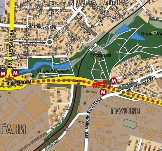 Схема рекламної площини за адресою Победы пр., 82, ст. м. "Берестейская", в центр