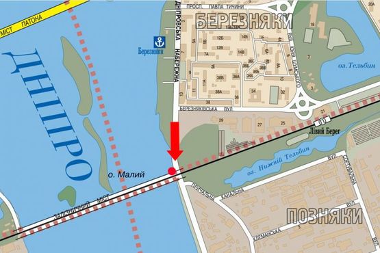 Схема рекламной плоскости по адресу Днепровская Набережная / мост Дарницкий, светофор, в сторону Бажана пр., левая