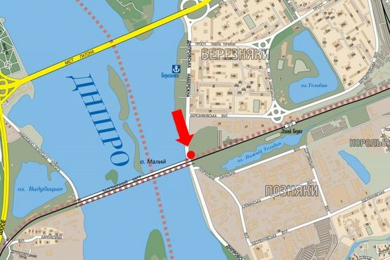 Схема рекламной плоскости по адресу Днепровская Набережная / мост Дарницкий, светофор, в сторону Бажана пр., левая